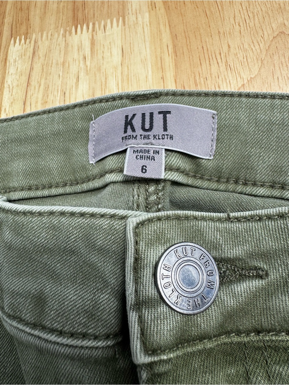 Kut from the Kloth Elizebeth high rose jeans. - Picture 6 of 9
